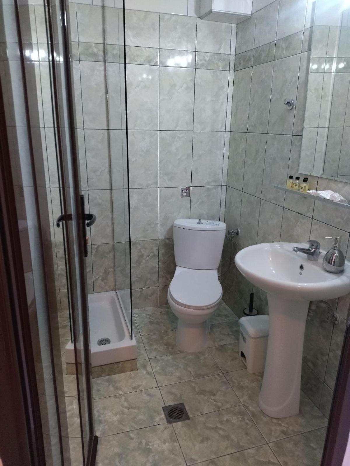 Athanasia Inn Vrasná المظهر الخارجي الصورة